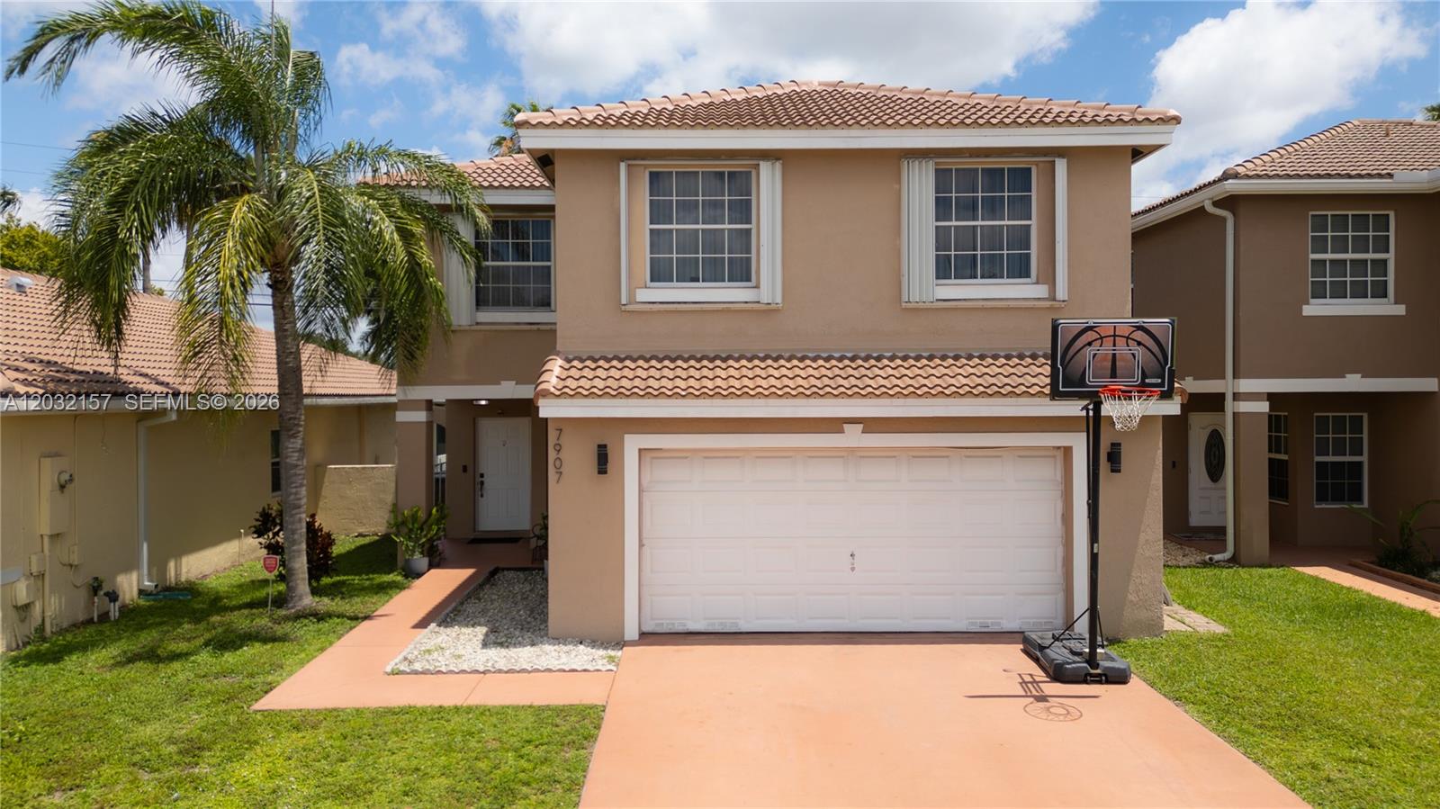 Sellers motivated!!!!! Beautiful 4 bedroom and 2 and a half baths. NEW STAINLESS STEEL APPLIANCES!!!!,  NEW ROOF!!!, NEW STAIRS AND SECOND FLOOR FLOORING!!!!!, NEW WATER HEATER!!!!!!!!. Equipped with Hurricane shutters for all the house. Located in a great school area, perfect for family memories.  Community pool and dog park. Don’t miss this gem!!!!!!!!