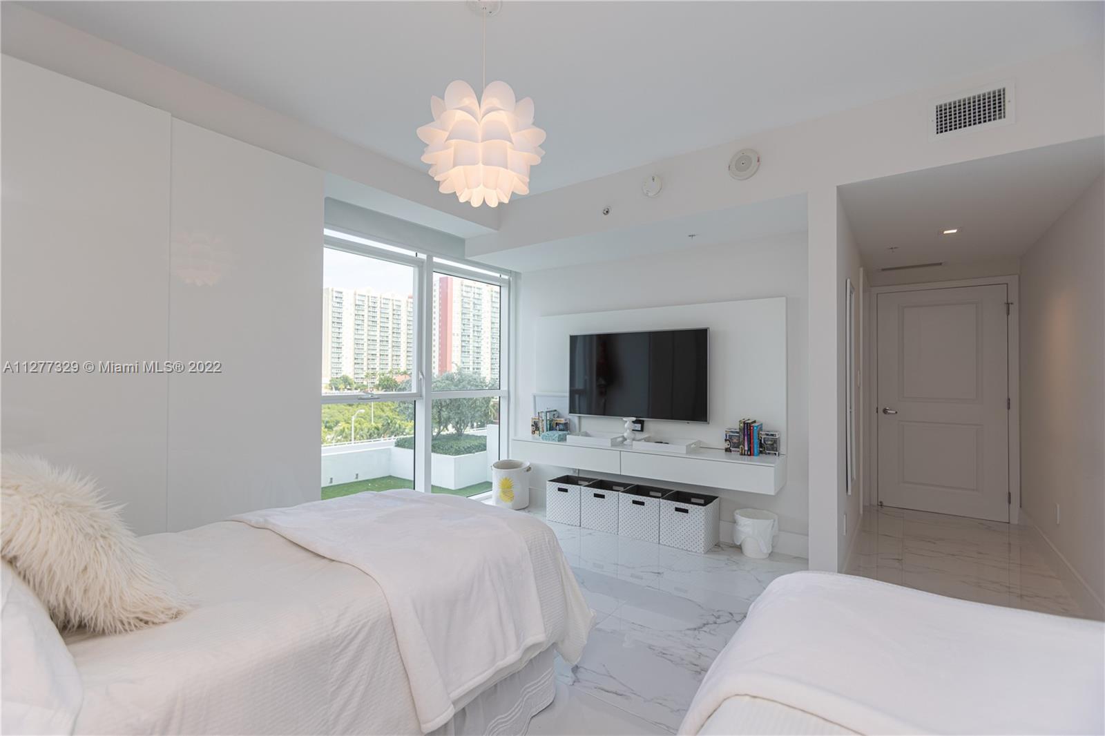 400 SUNNY ISLES CONDO WES - Residential