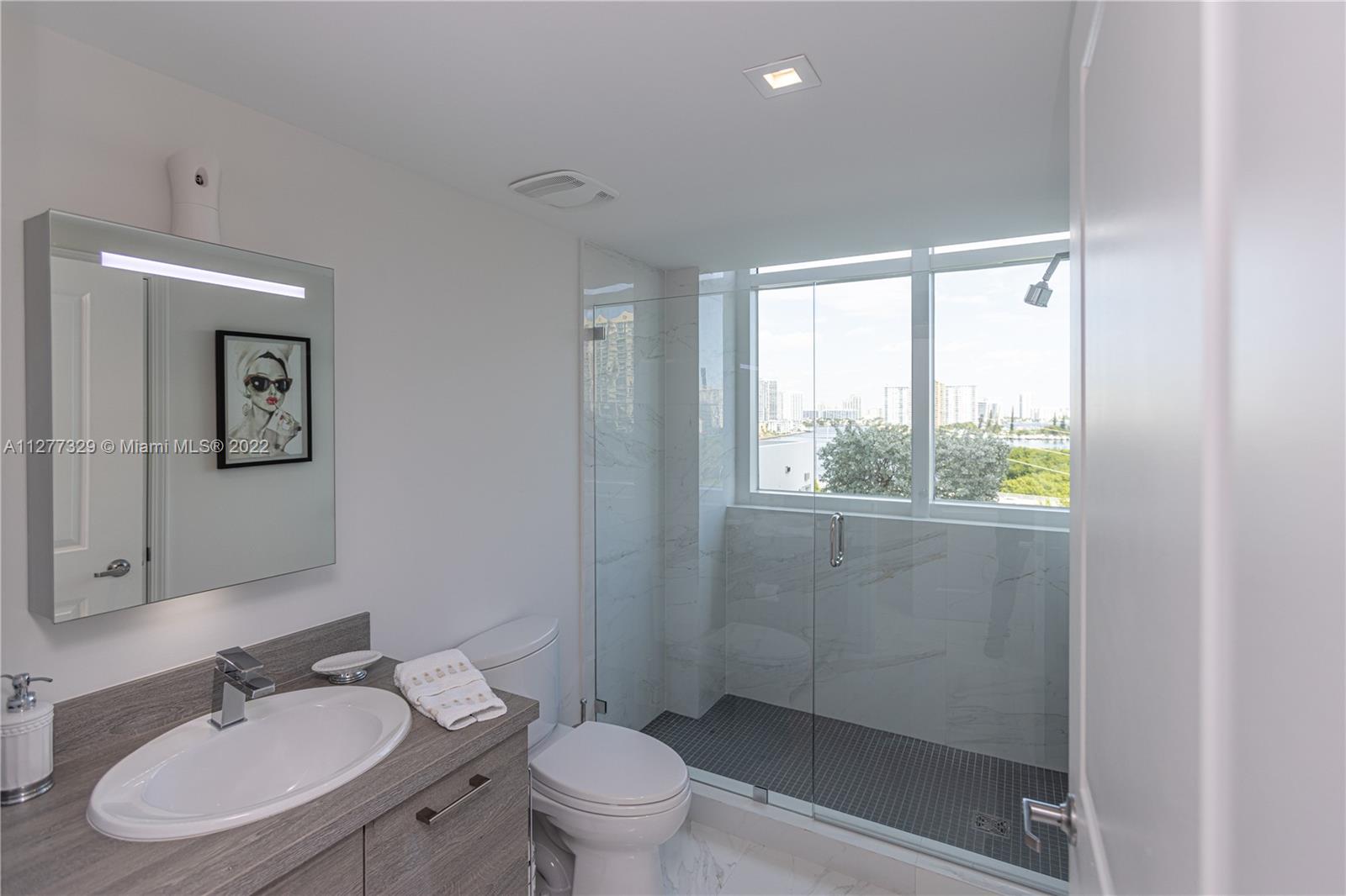 400 SUNNY ISLES CONDO WES - Residential
