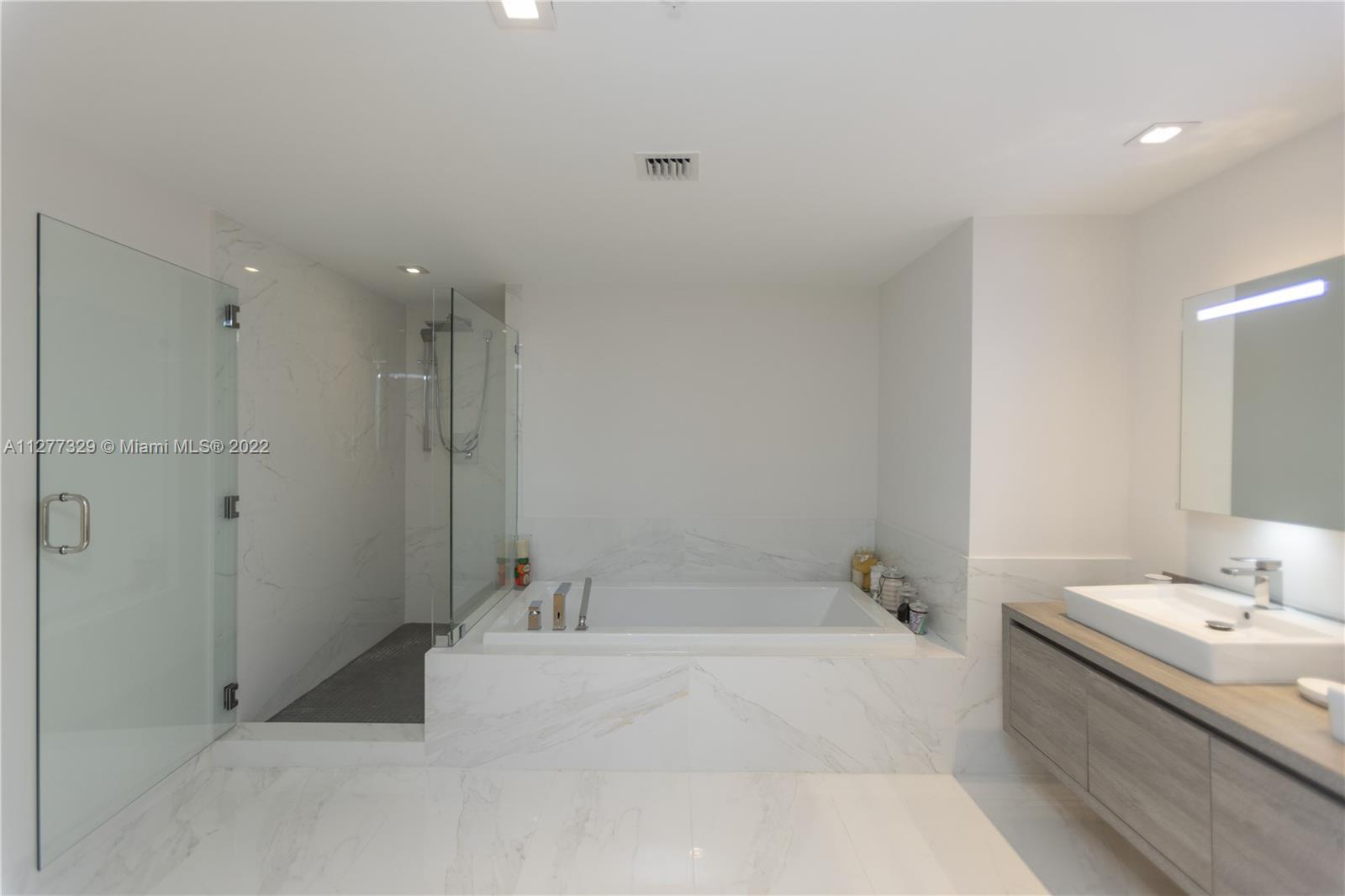 400 SUNNY ISLES CONDO WES - Residential