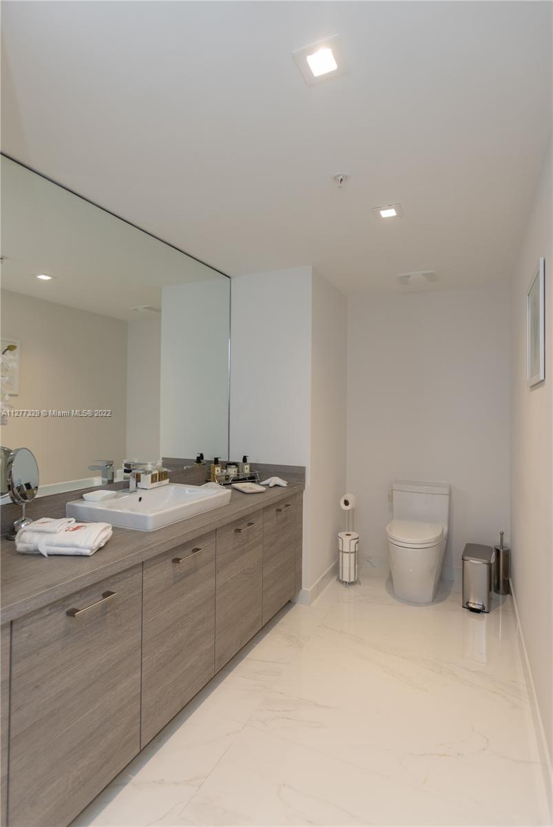 400 SUNNY ISLES CONDO WES - Residential