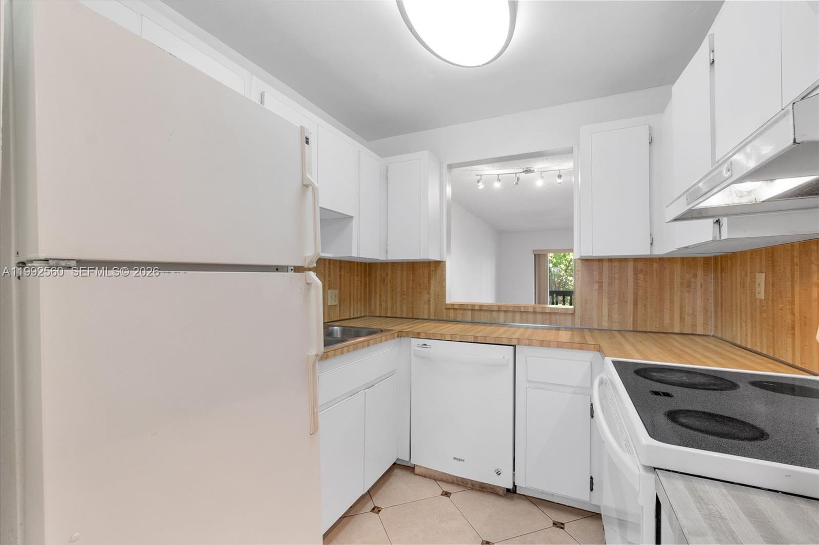 MANARANDA VILLAGE CONDO - Residential