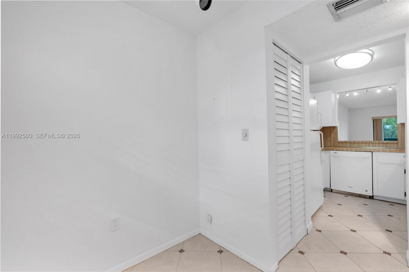 MANARANDA VILLAGE CONDO - Residential