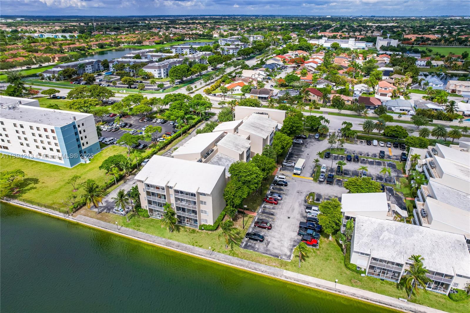 COVE CONDO PHASE II, THE - Residential