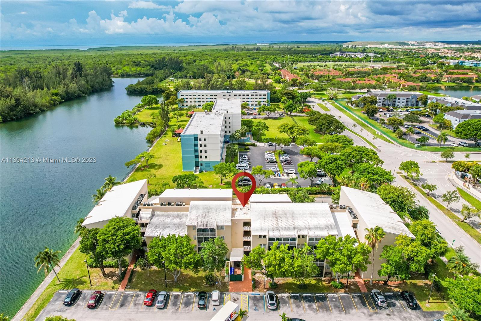 COVE CONDO PHASE II, THE - Residential