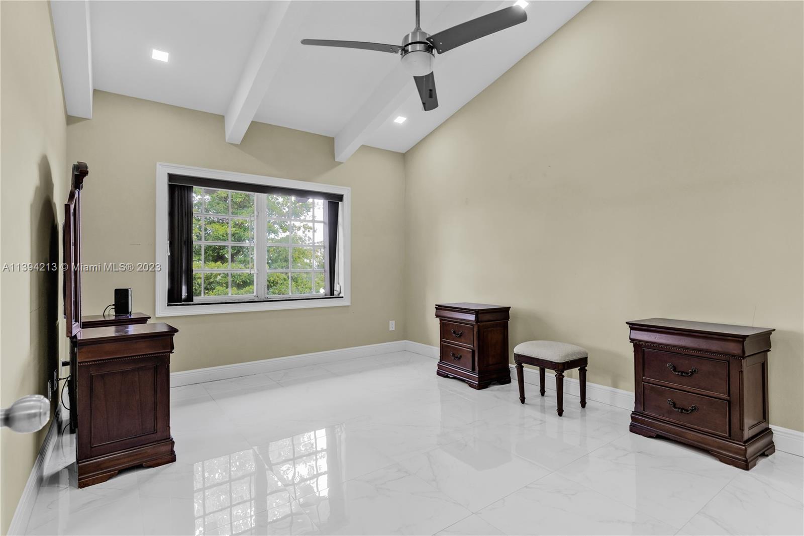 COVE CONDO PHASE II, THE - Residential