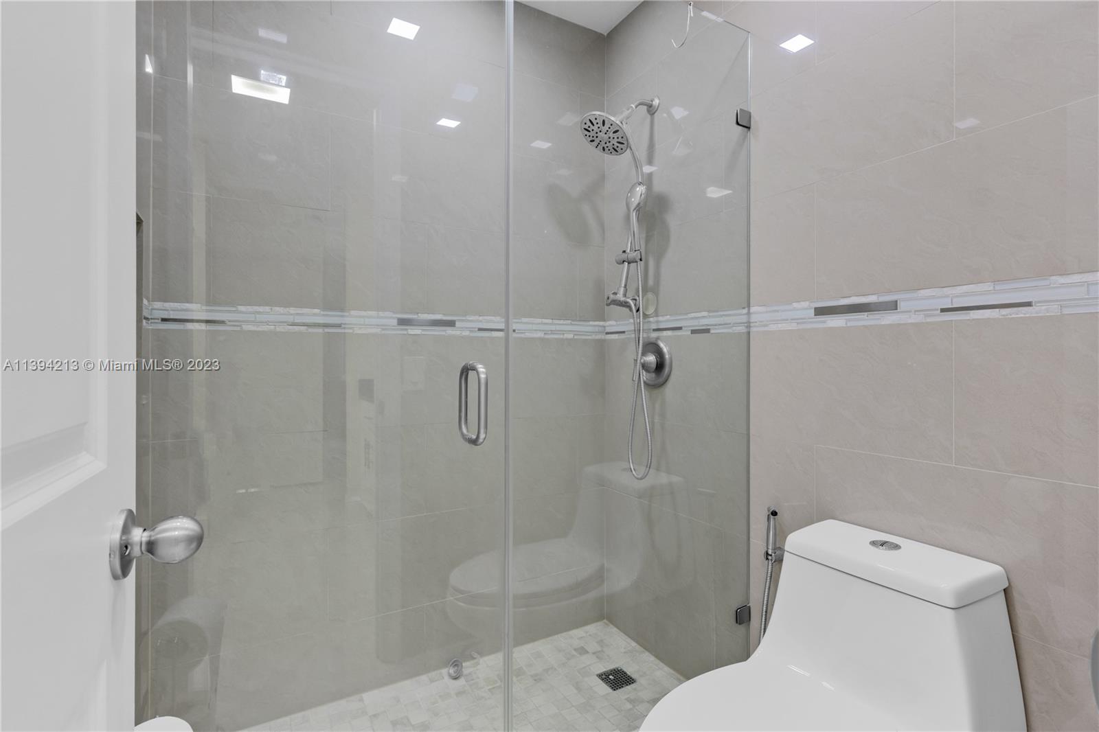 COVE CONDO PHASE II, THE - Residential