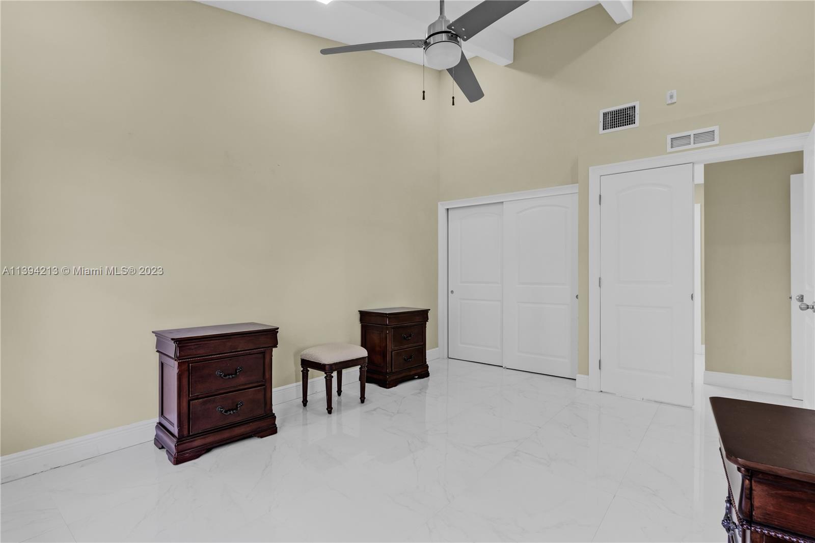COVE CONDO PHASE II, THE - Residential
