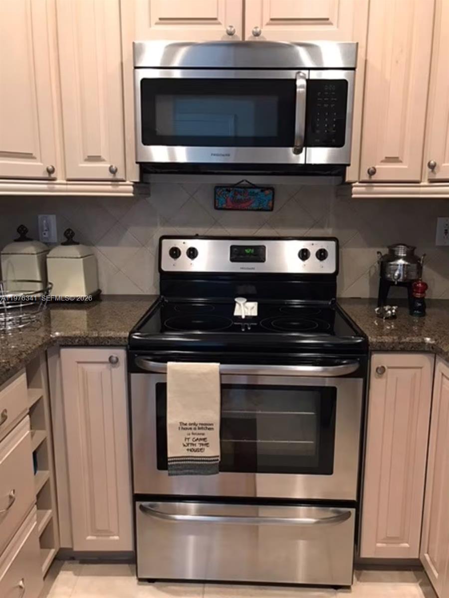 BOUGANVILLEA VILLAS CONDO - Residential