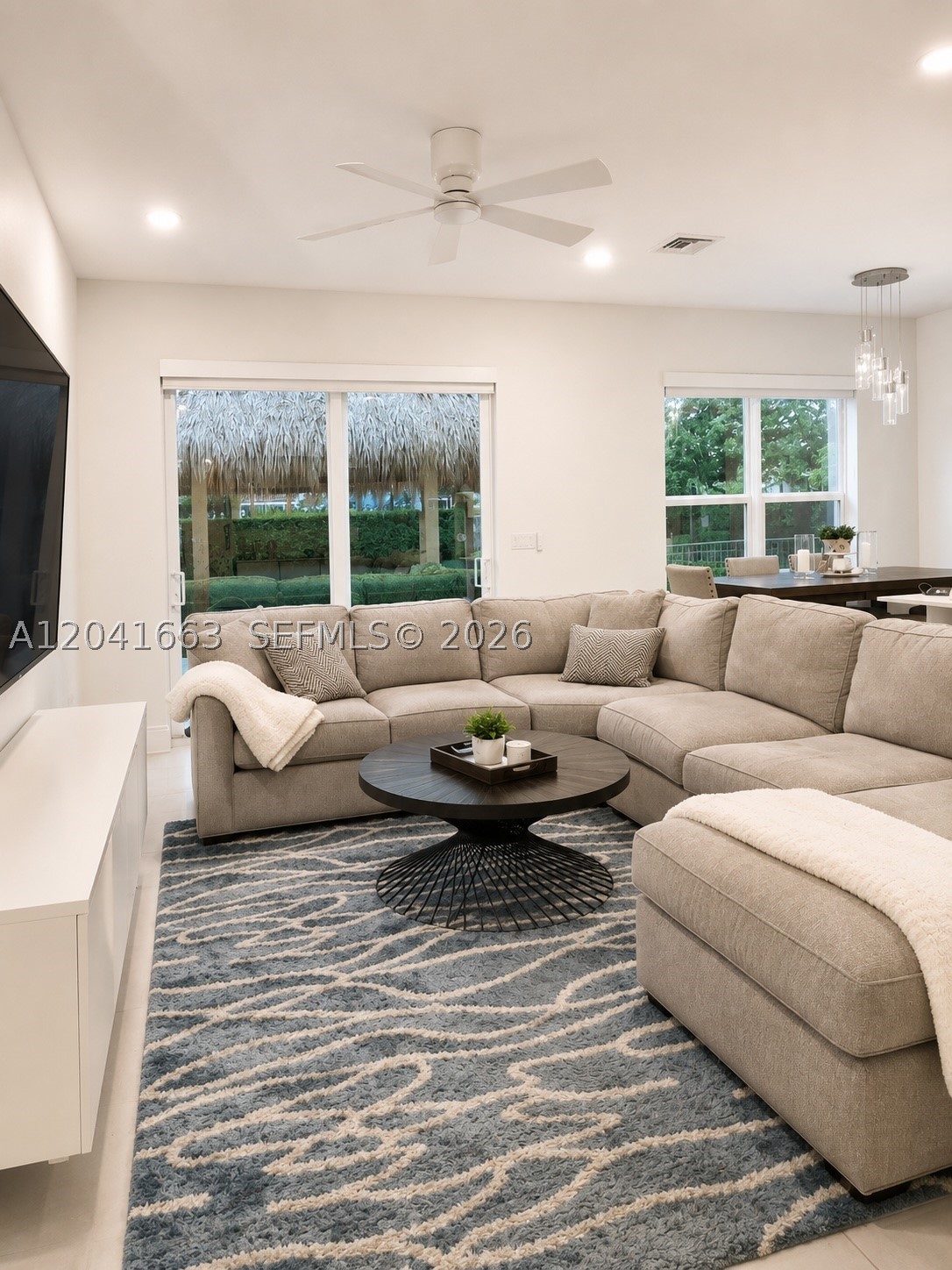 CRYSTAL LAKE 1ST SEC - Residential