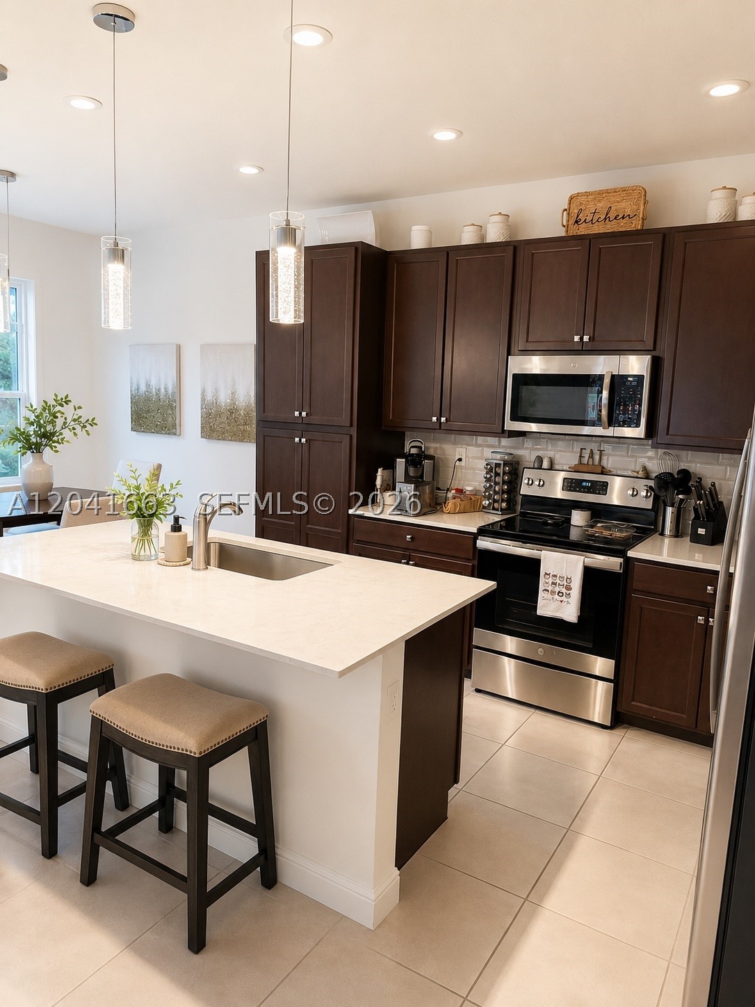 CRYSTAL LAKE 1ST SEC - Residential