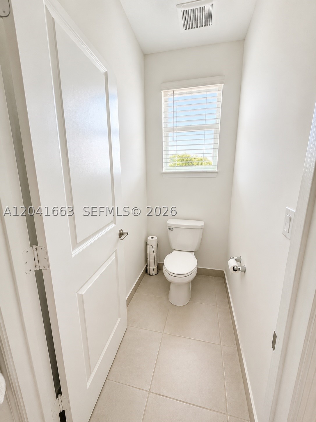 CRYSTAL LAKE 1ST SEC - Residential