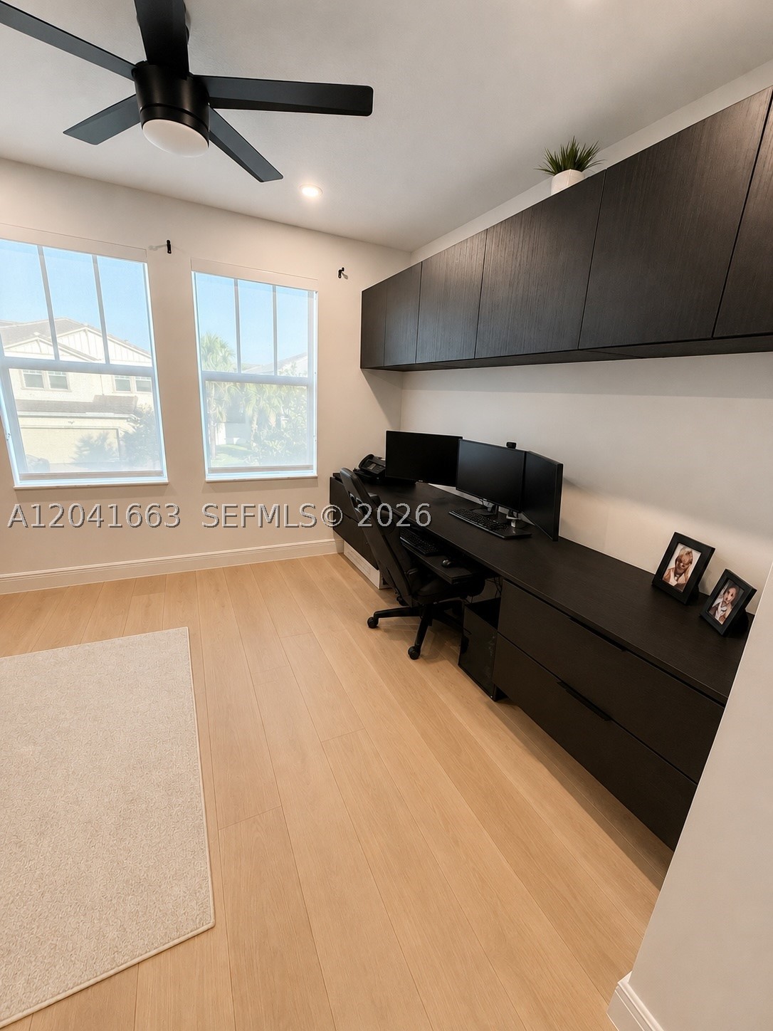 CRYSTAL LAKE 1ST SEC - Residential