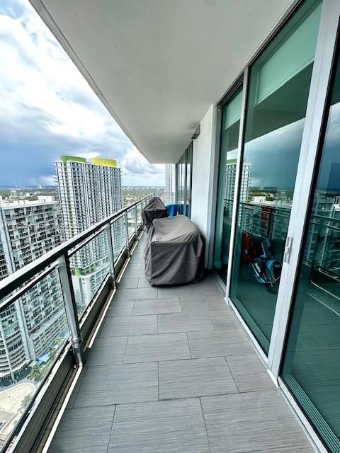 MINT CONDO - Residential