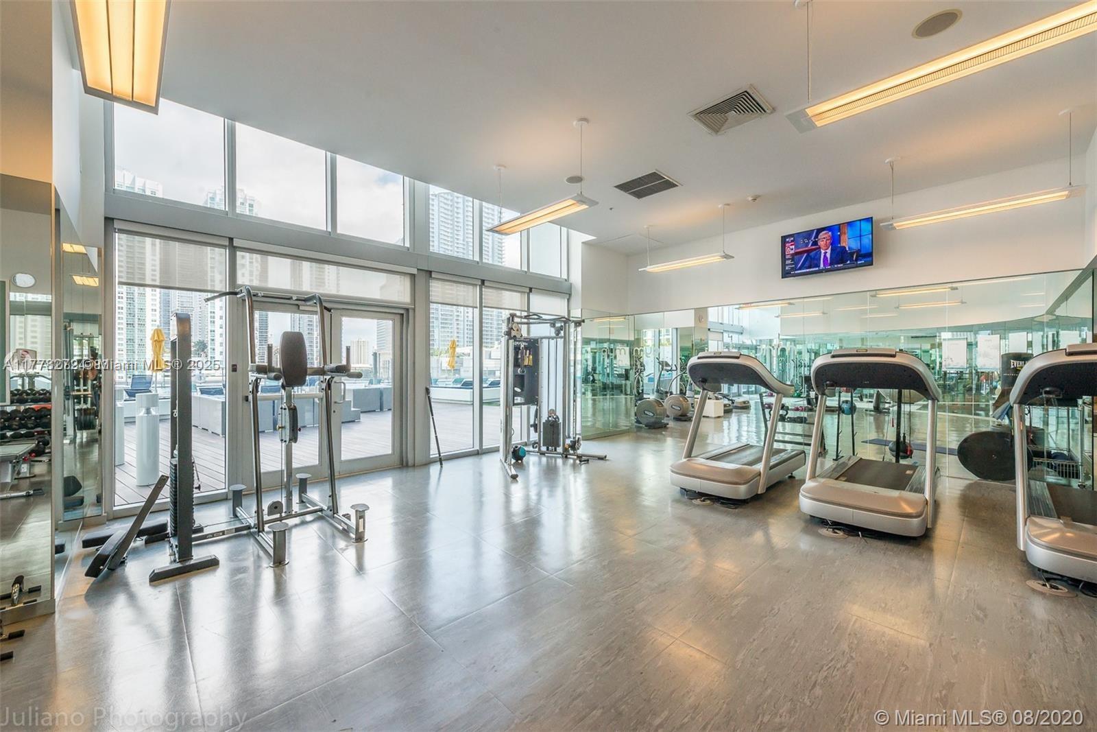 MINT CONDO - Residential