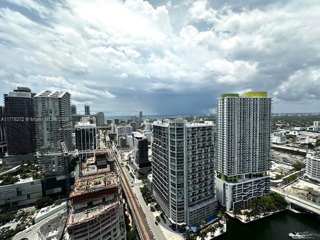 MINT CONDO - Residential