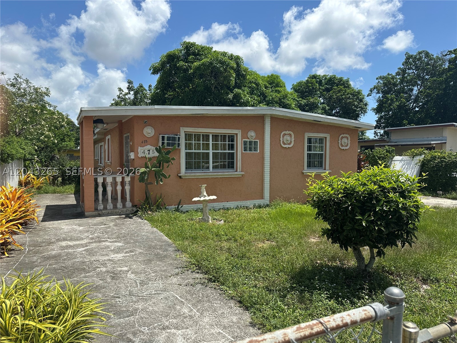 RIVERA MANOR - Residential