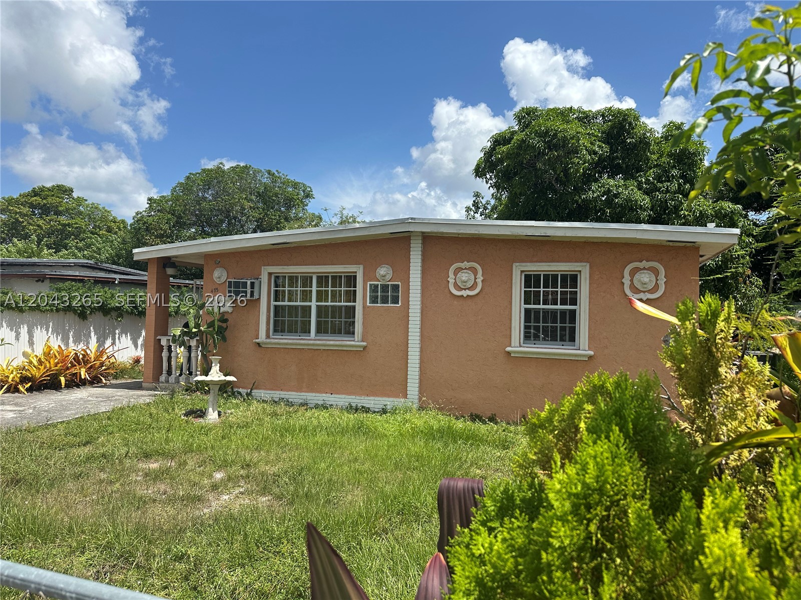 RIVERA MANOR - Residential