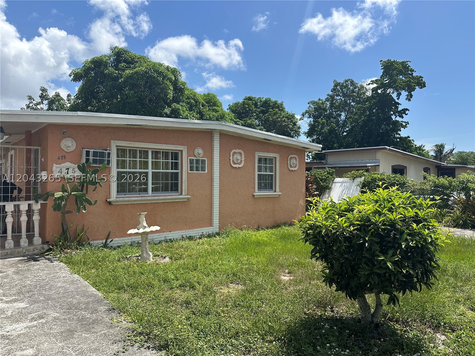 RIVERA MANOR - Residential
