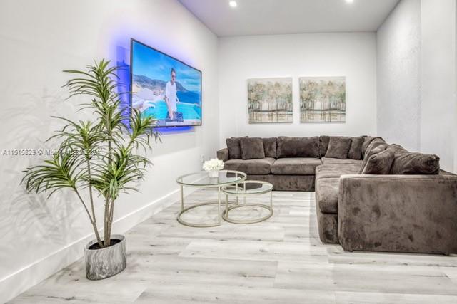 KENDALL COUNTRY ESTATES - Residential Lease
