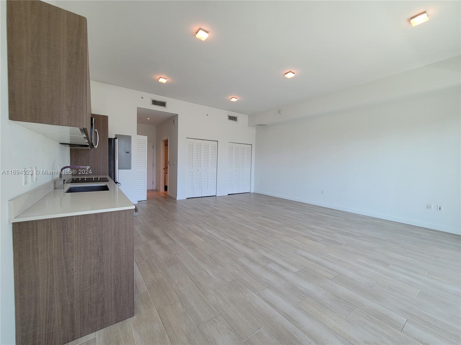 LE PARC AT BRICKELL - Residential