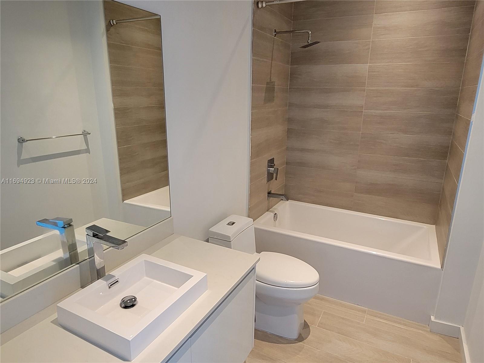 LE PARC AT BRICKELL - Residential