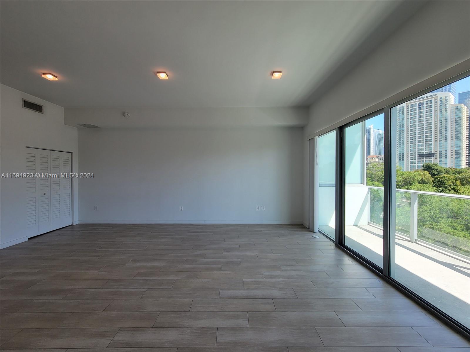 LE PARC AT BRICKELL - Residential