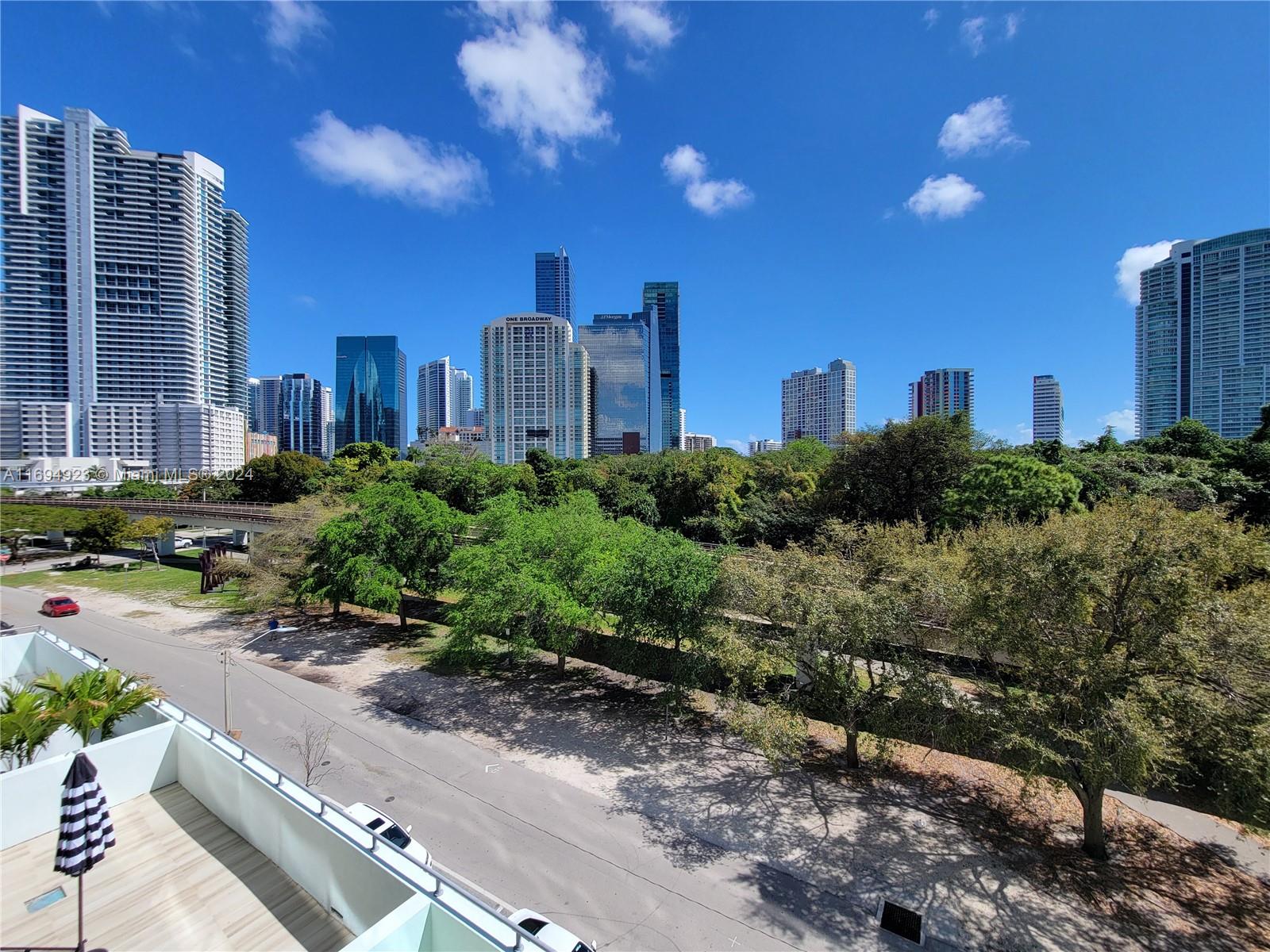 LE PARC AT BRICKELL - Residential