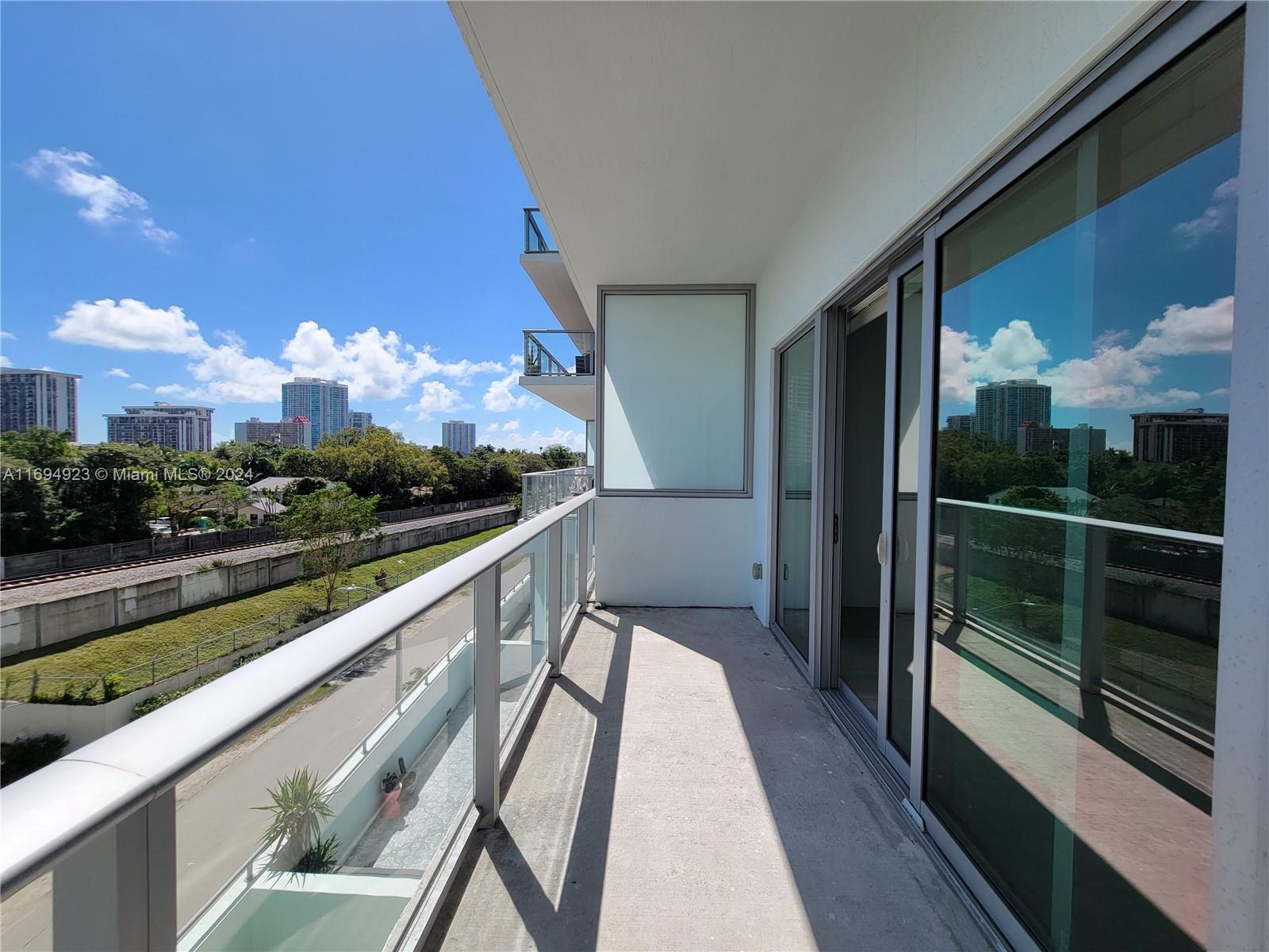 LE PARC AT BRICKELL - Residential