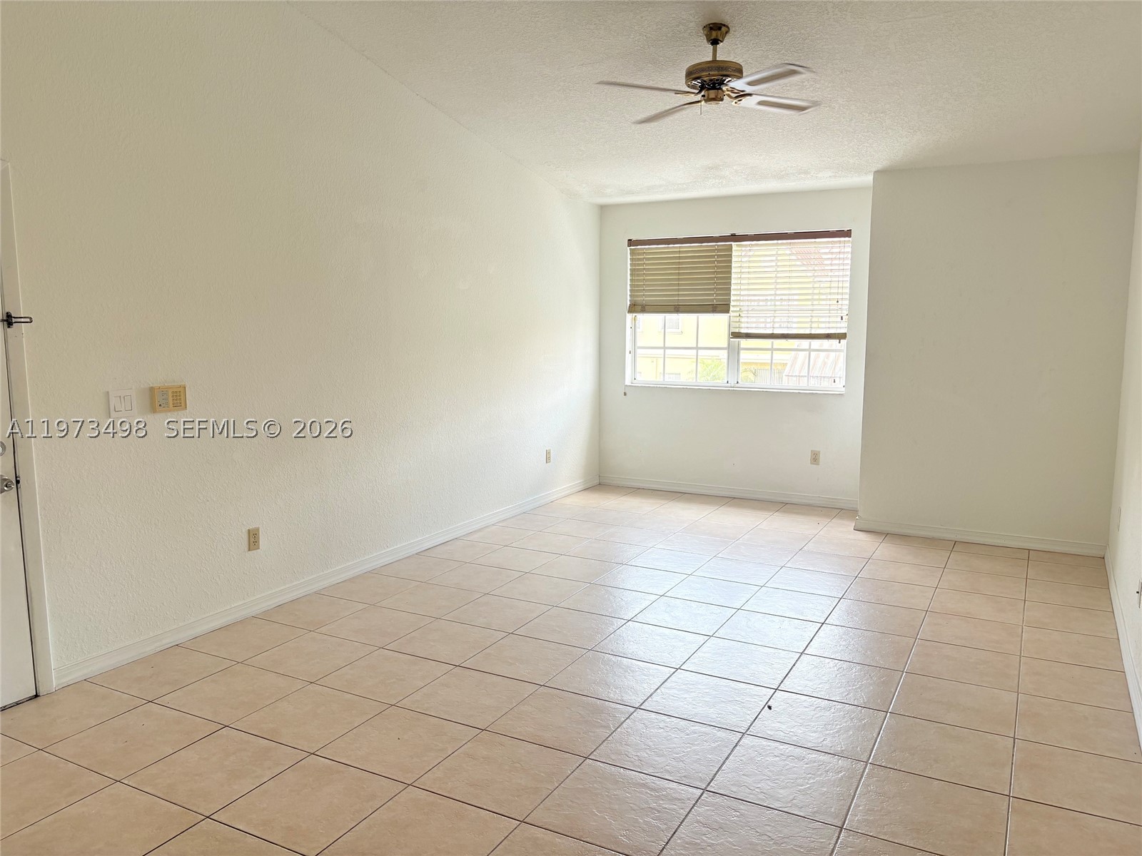 LA HACIENDA COUNTRY CLUB - Residential