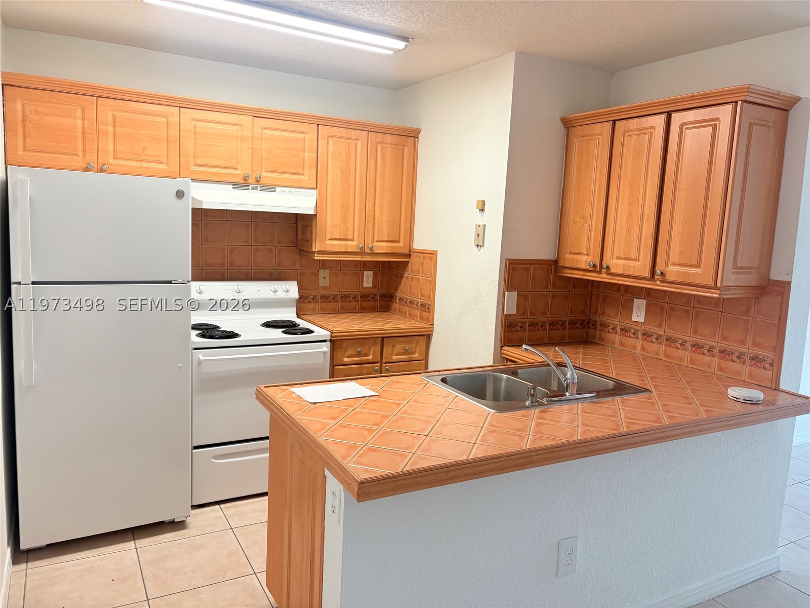 LA HACIENDA COUNTRY CLUB - Residential