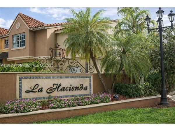 LA HACIENDA COUNTRY CLUB - Residential