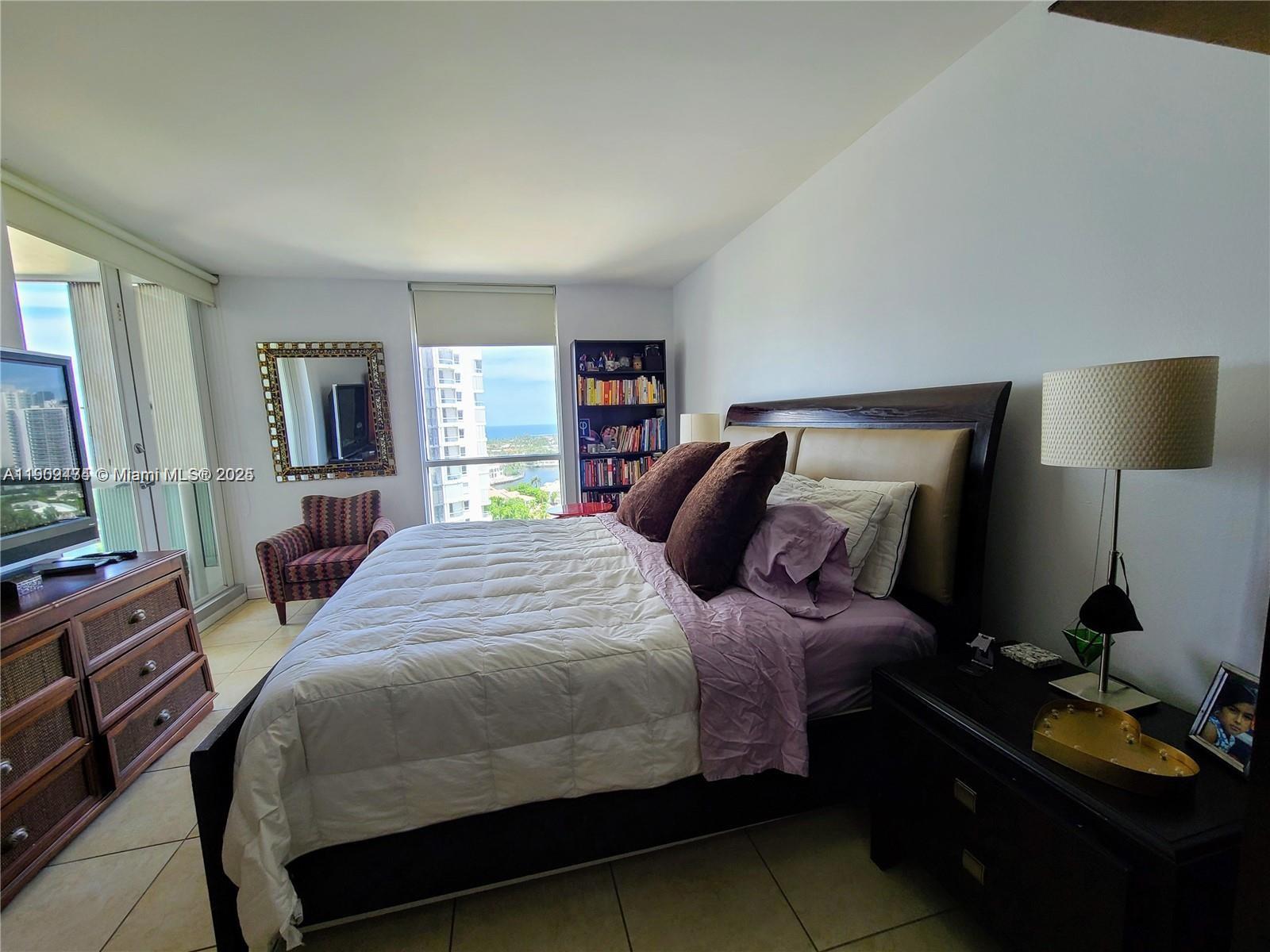 SOUTH TOWER AT THE POINT - Residential