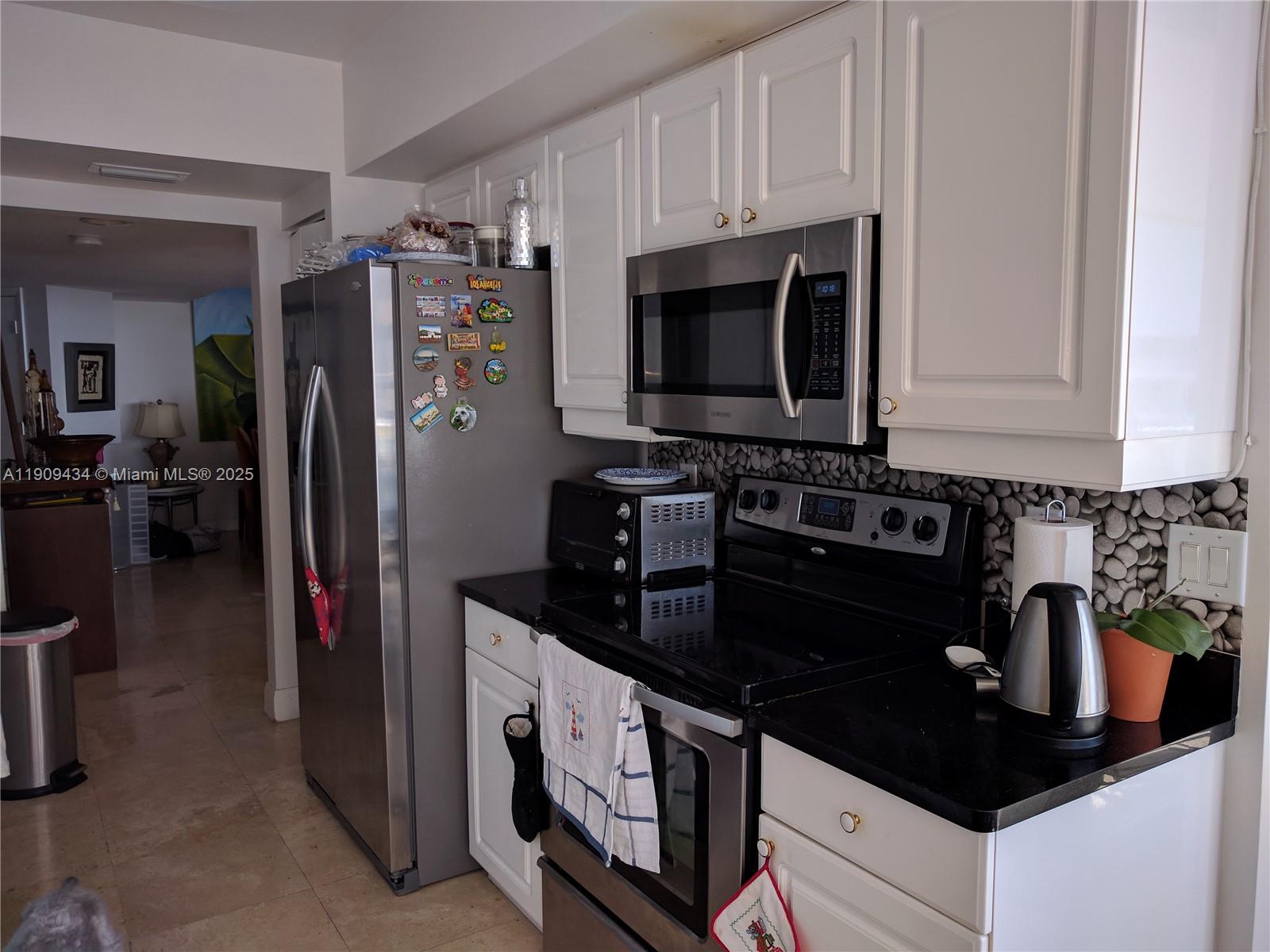 SOUTH TOWER AT THE POINT - Residential