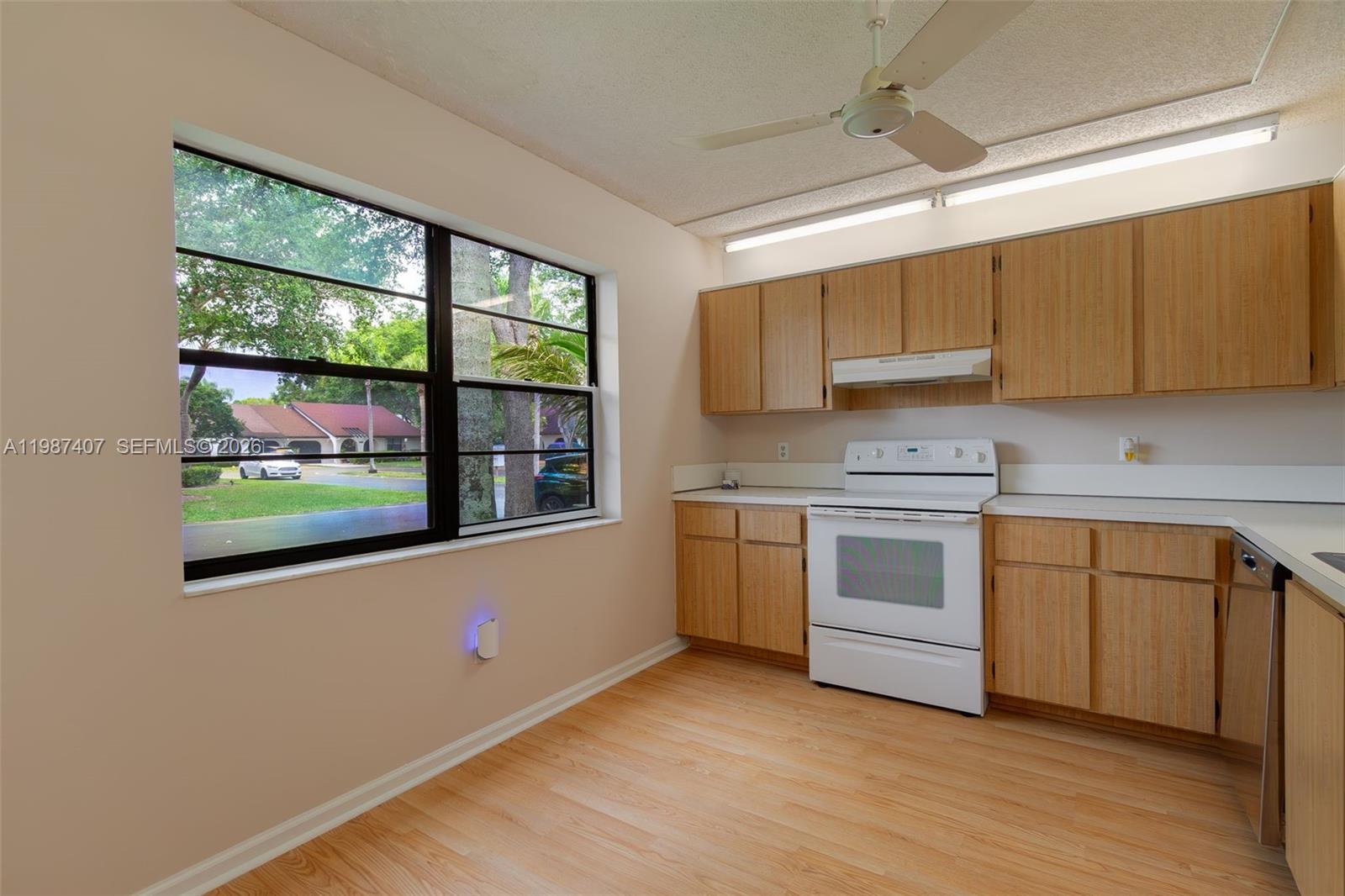 SANDALFOOT COVE SEC 10 - Residential