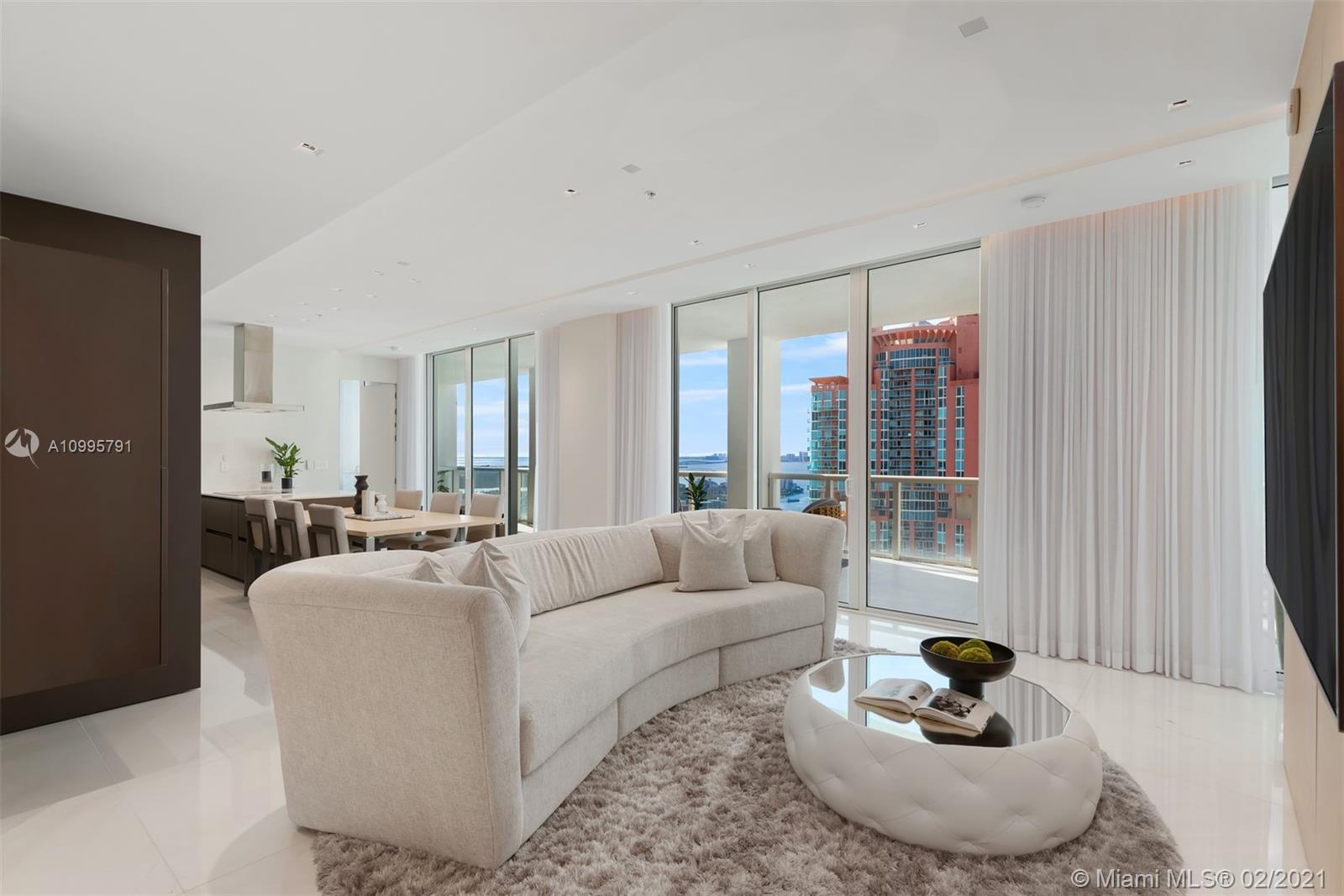 CONTINUUM ON SOUTH BEACH - Residential