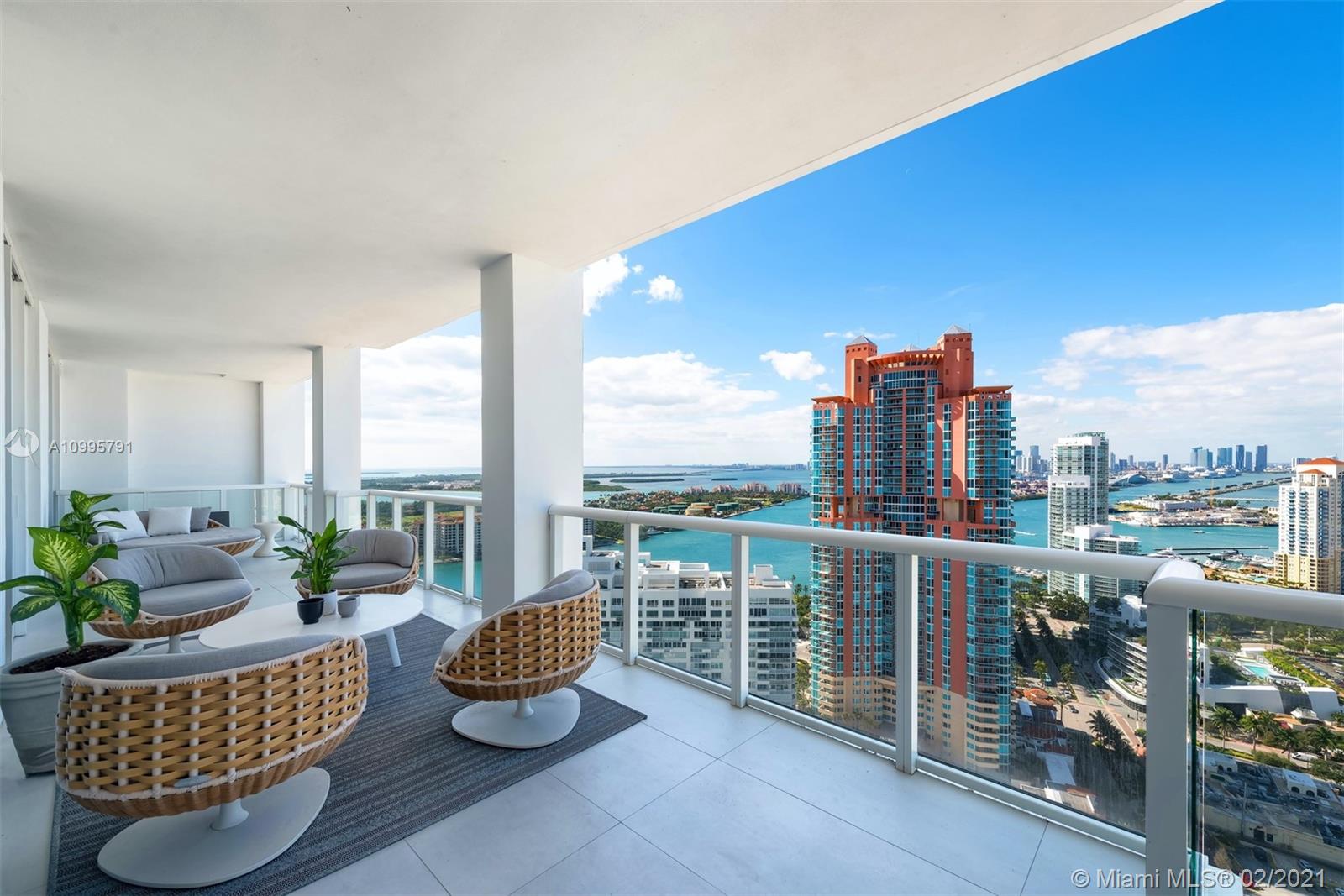 CONTINUUM ON SOUTH BEACH - Residential