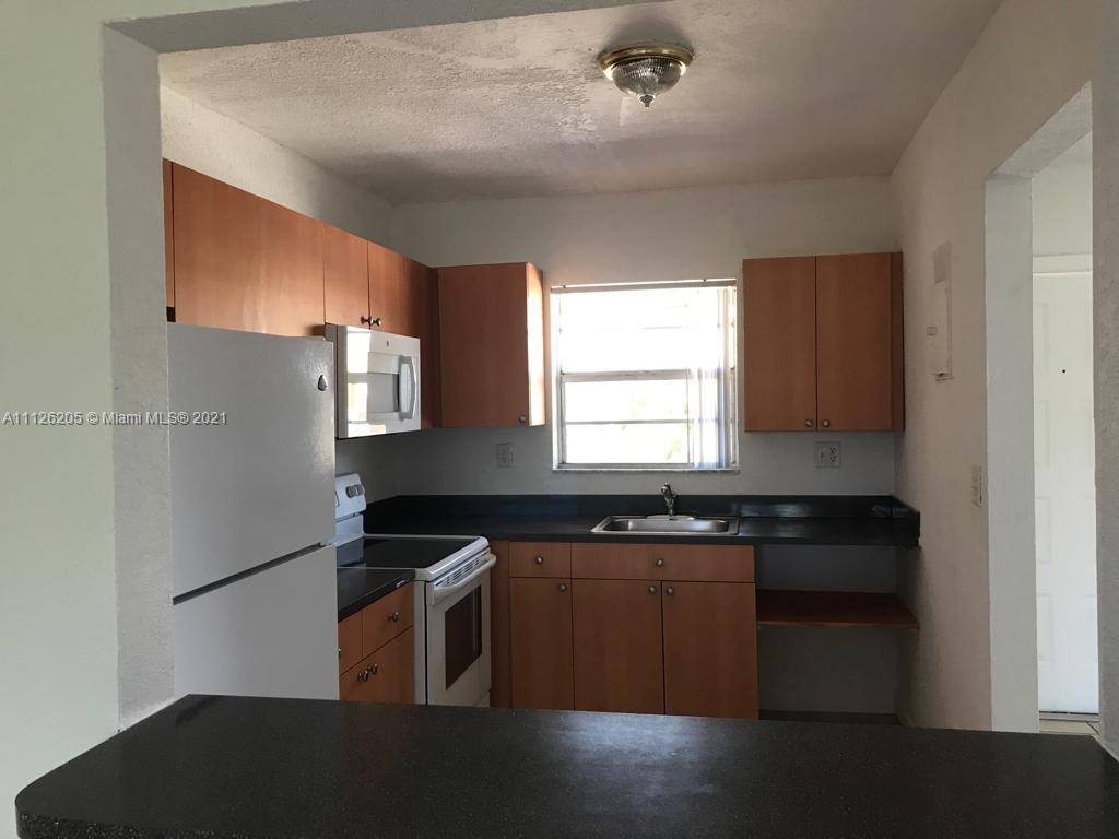 TOWNHOUSES OF PLANTATION - Residential Lease