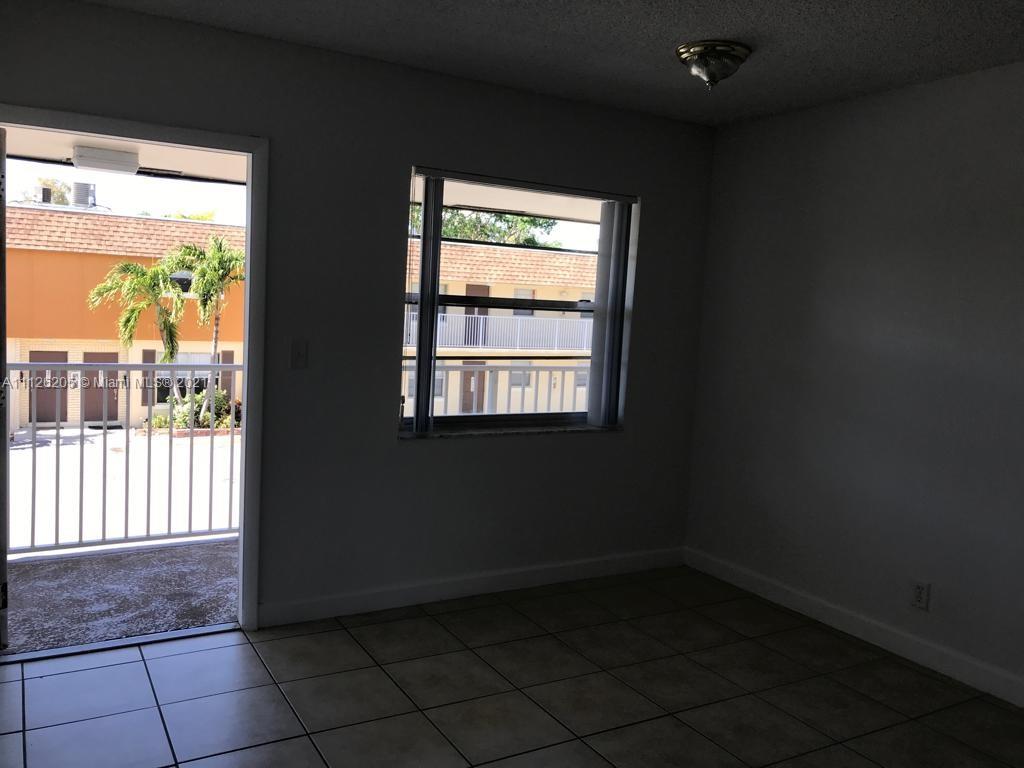 TOWNHOUSES OF PLANTATION - Residential Lease