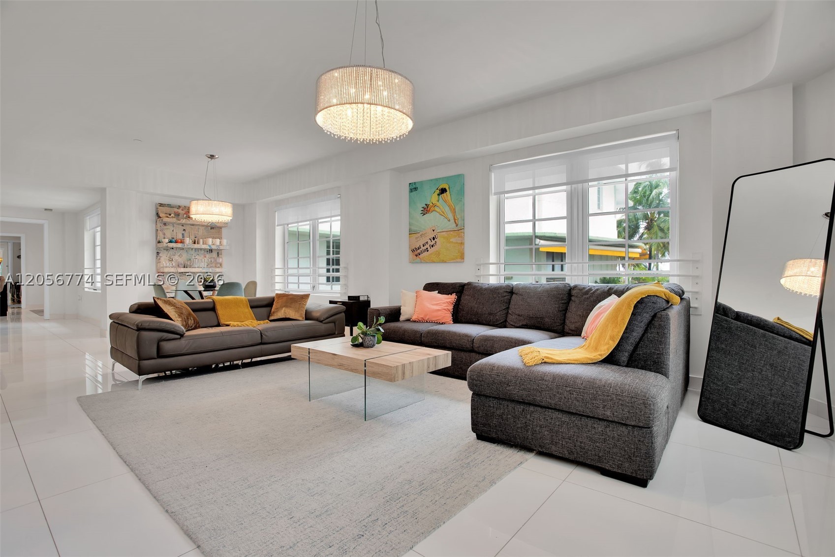 THE CARLYLE DECO HOTEL CO - Residential