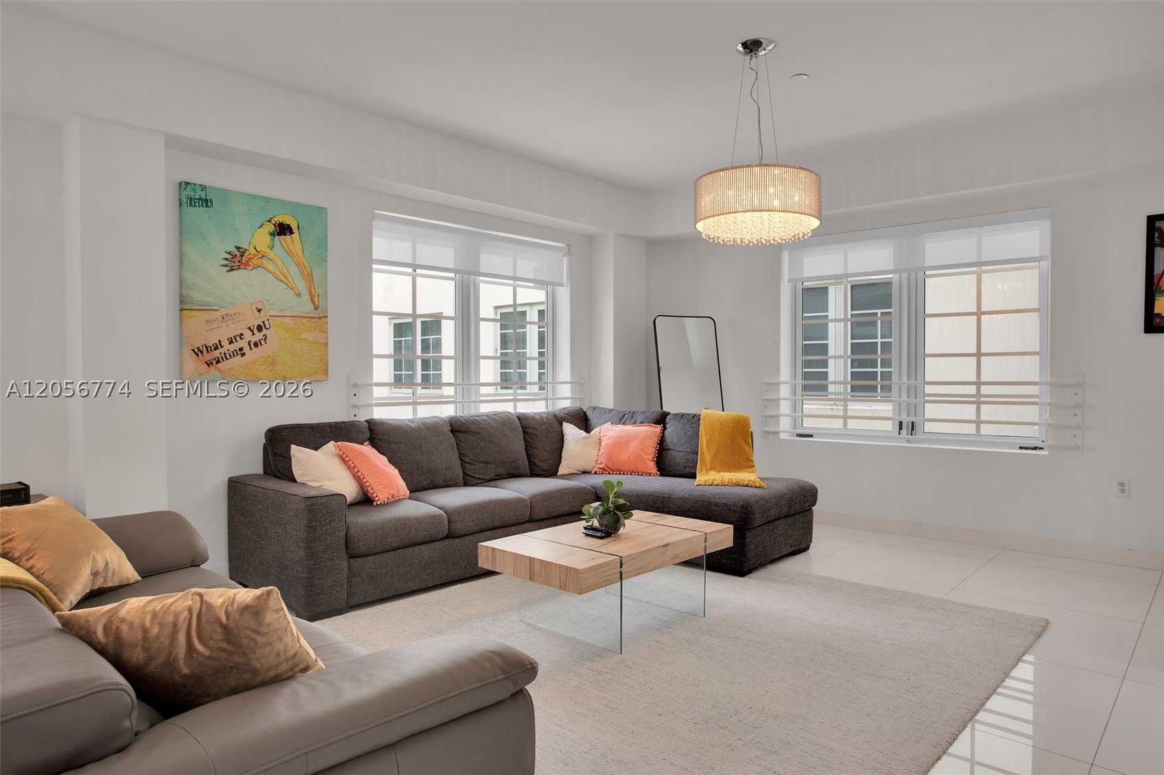 THE CARLYLE DECO HOTEL CO - Residential