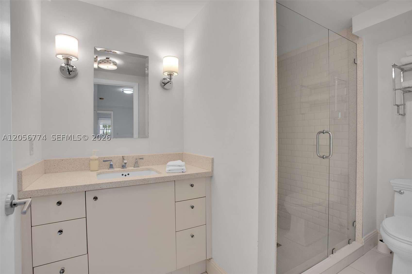 THE CARLYLE DECO HOTEL CO - Residential