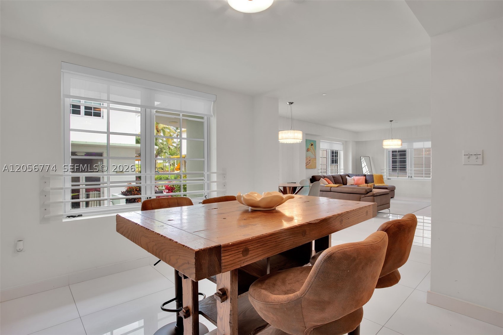 THE CARLYLE DECO HOTEL CO - Residential