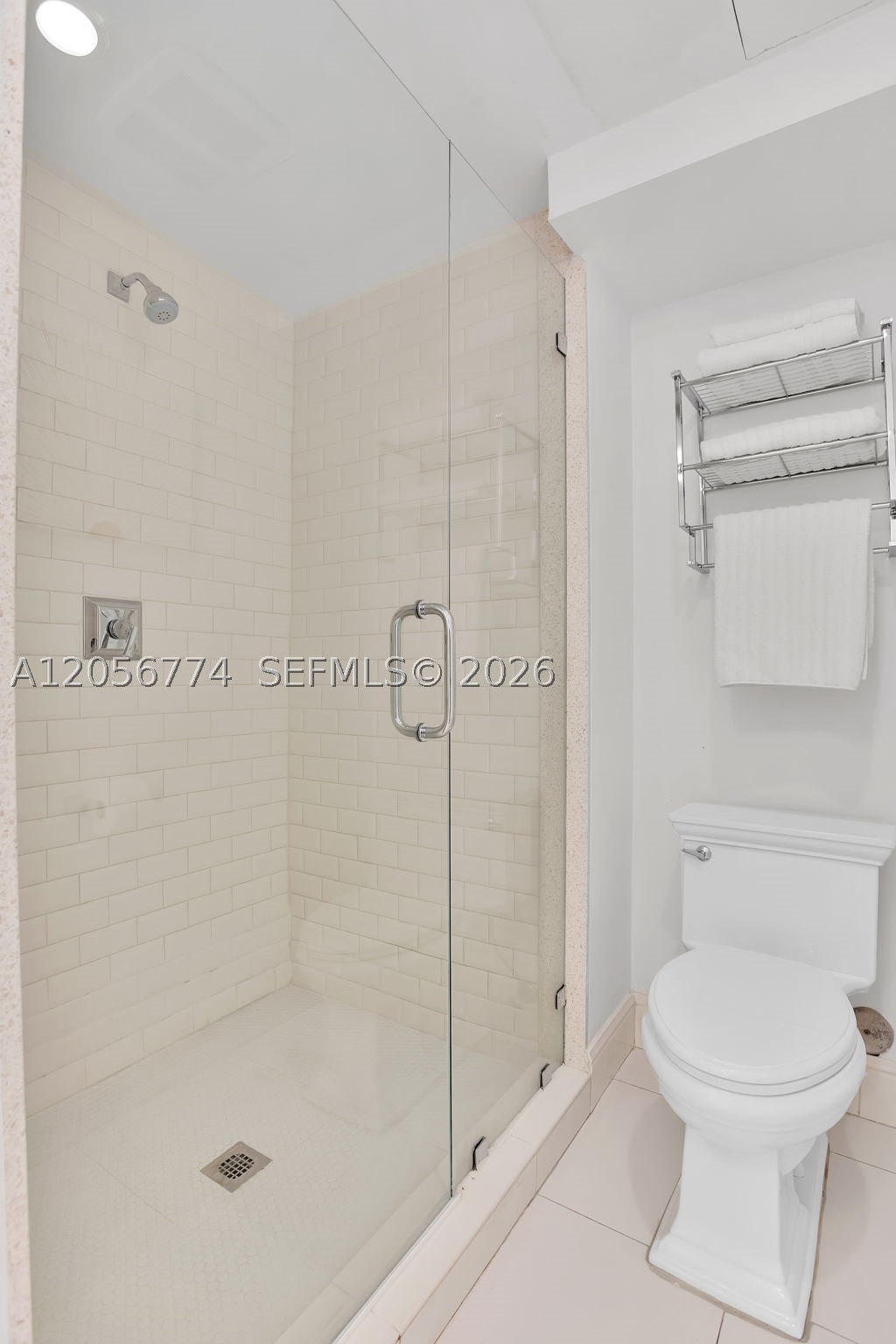 THE CARLYLE DECO HOTEL CO - Residential