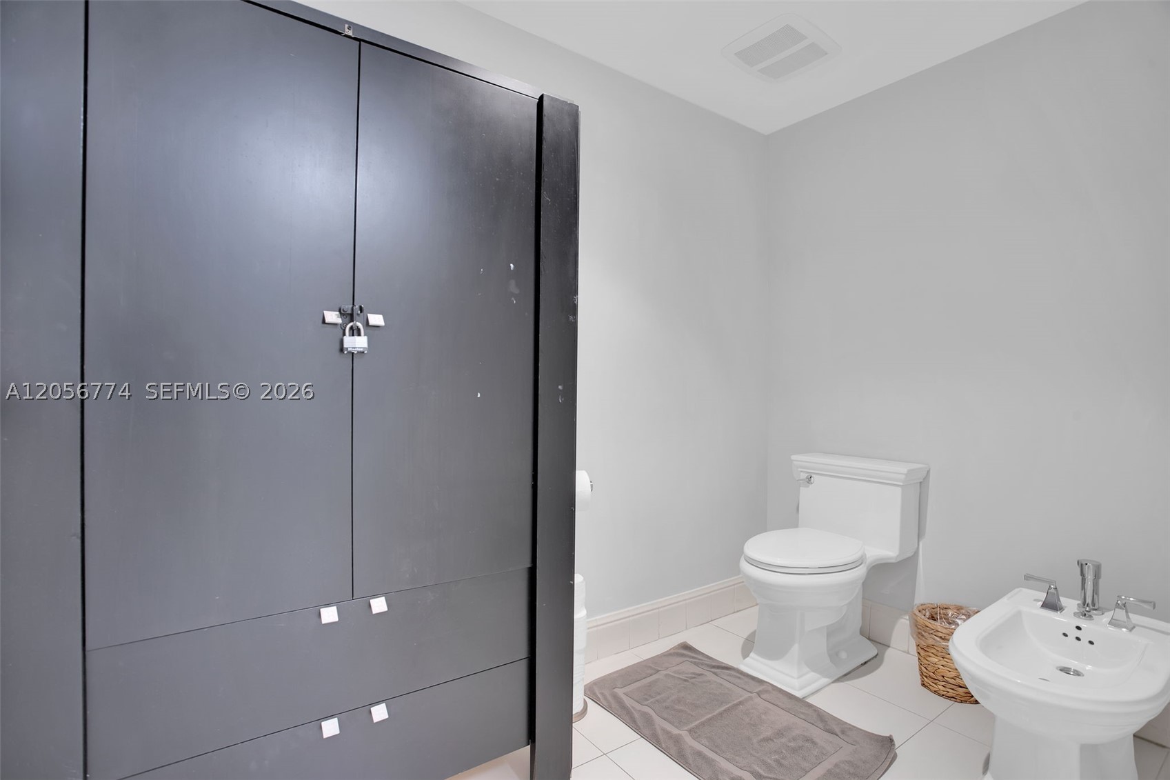 THE CARLYLE DECO HOTEL CO - Residential