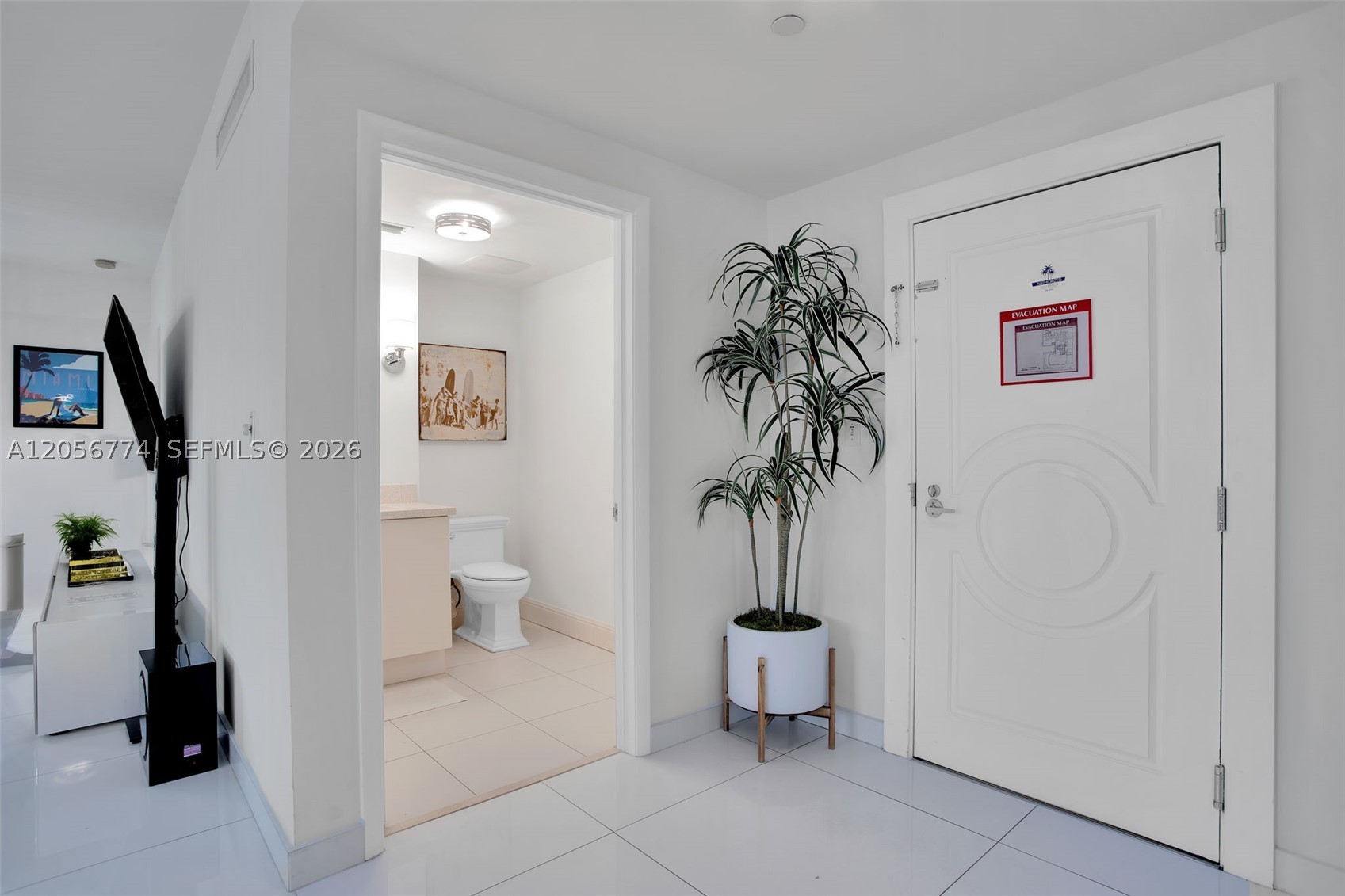 THE CARLYLE DECO HOTEL CO - Residential