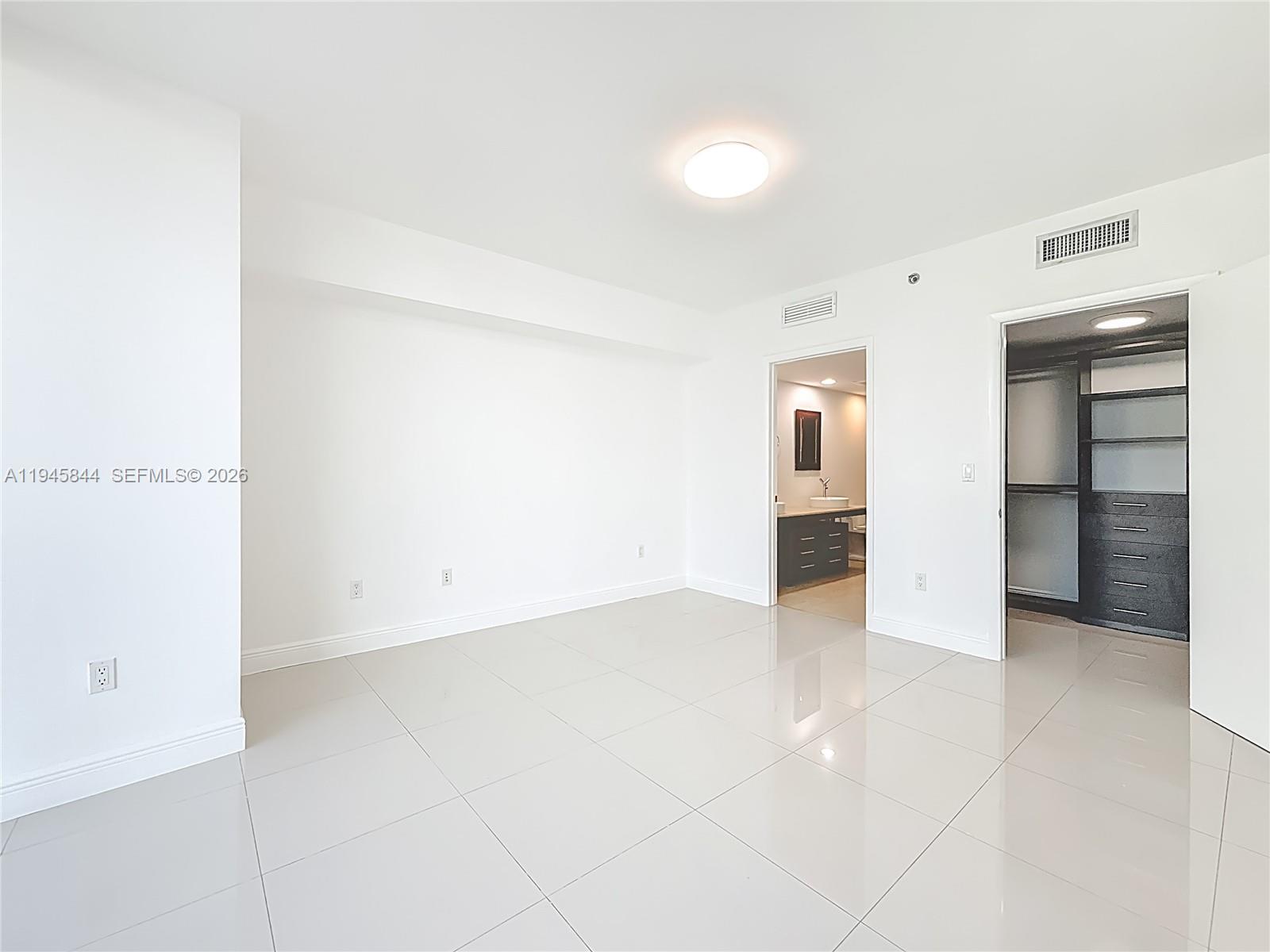 ICONBRICKELL CONDO NO 1 - Residential