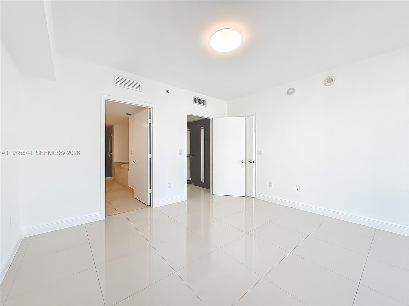 ICONBRICKELL CONDO NO 1 - Residential