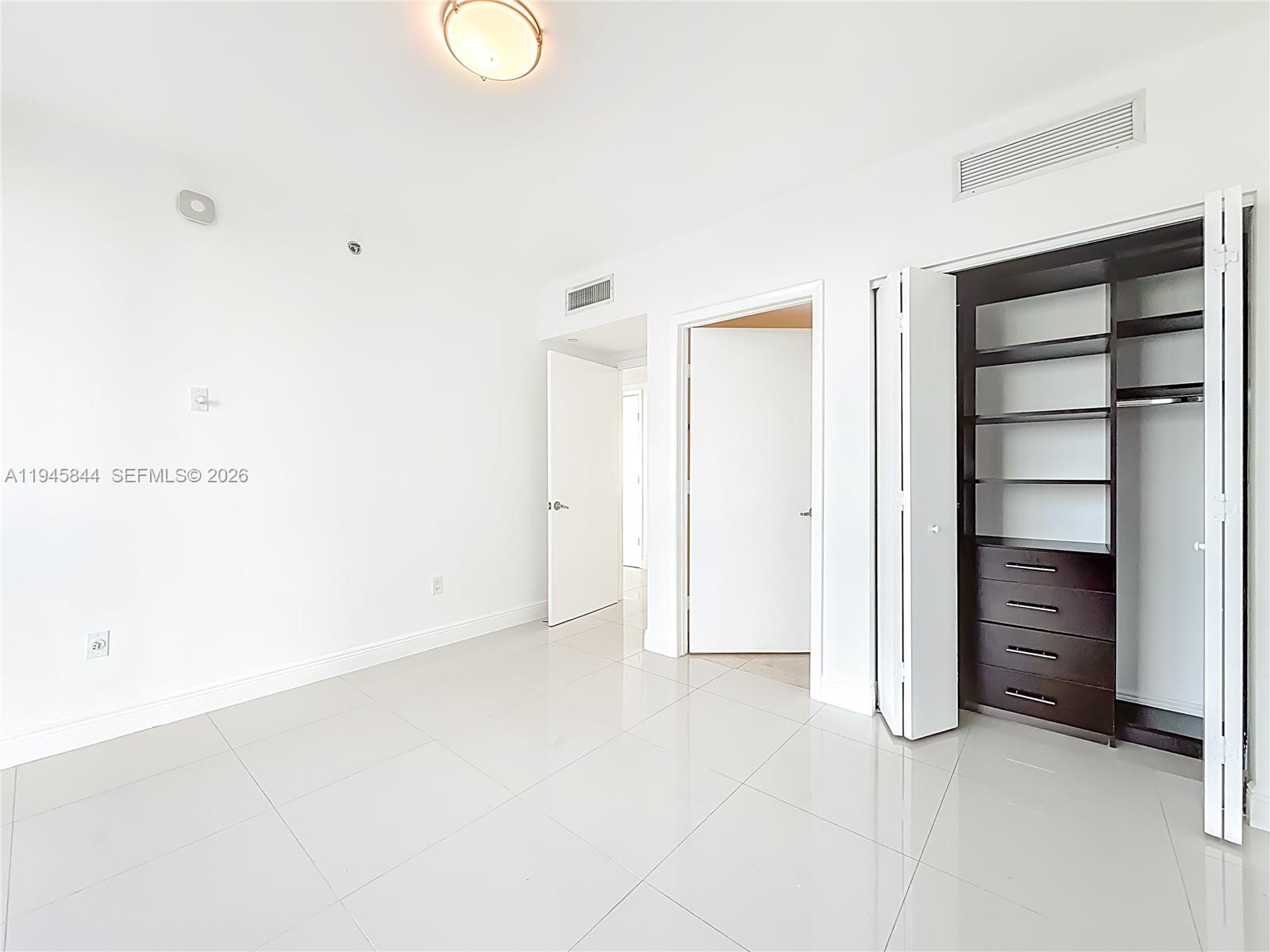 ICONBRICKELL CONDO NO 1 - Residential