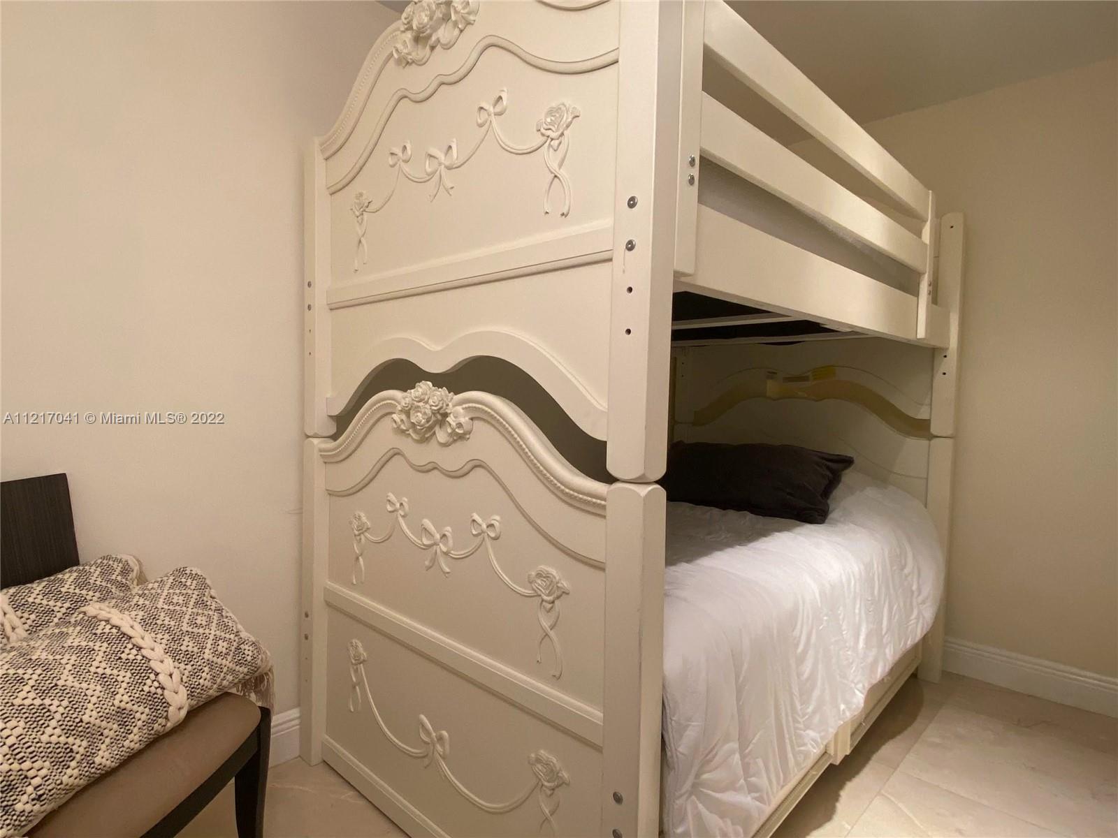 WIND CONDO - Residential Lease